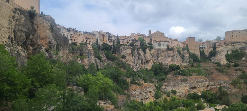 Cuenca, casas colgadas, viaje en autocaravana