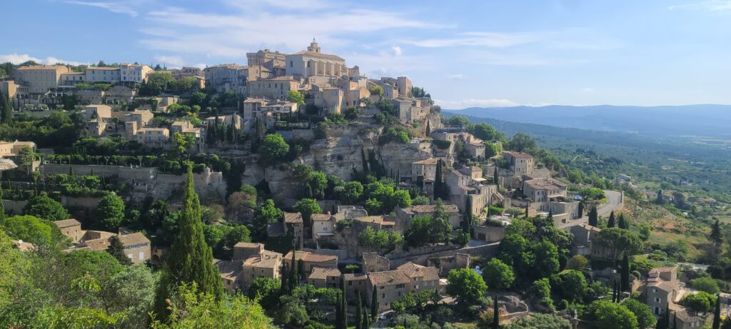 Gordes, provenza francesa. Viajando a francia en autocaravana